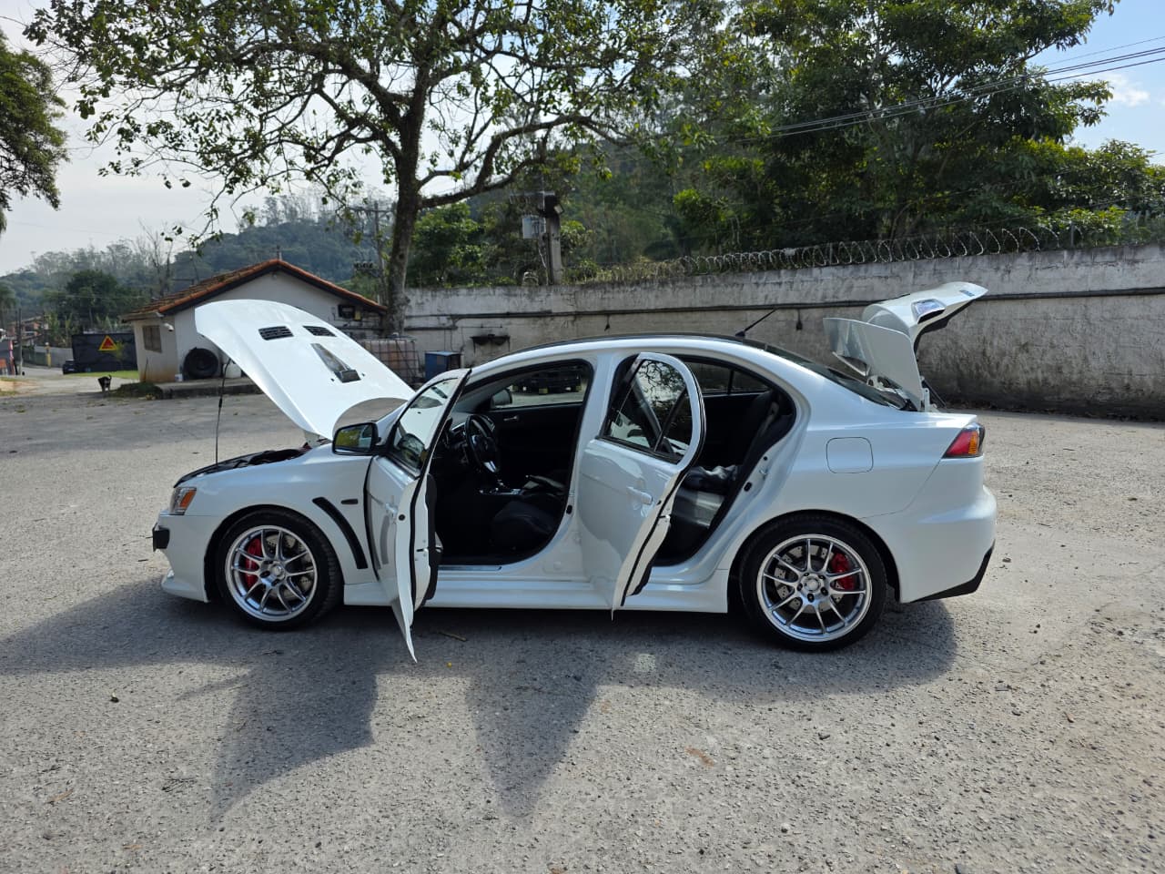 Mitsubishi Lancer Evolution X - Imagem 6