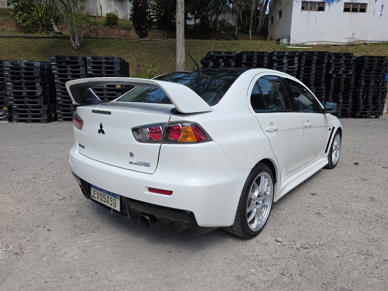 Mitsubishi Lancer Evolution X - Imagem 2